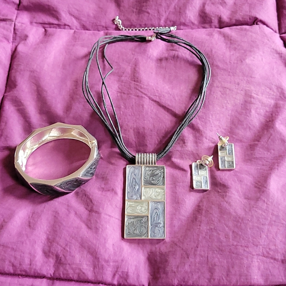 Gray Shimmery Enamel & Silver Geometric Design Necklace, Earrings & Bracelet Set